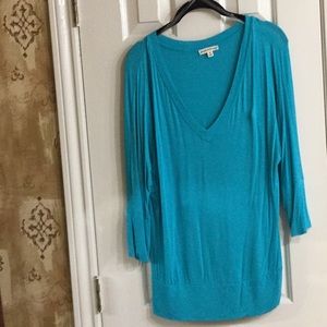 V neck tee